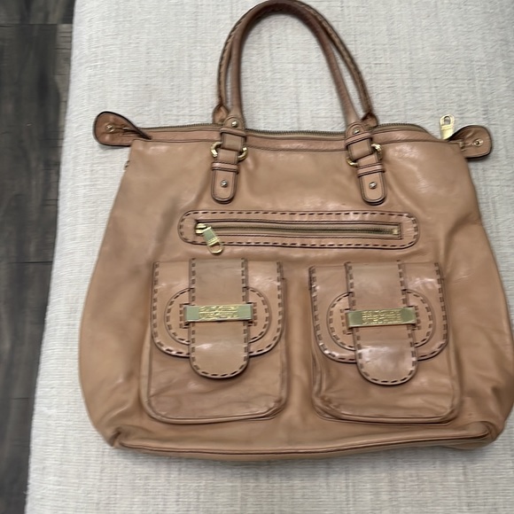 ***XL Badgley Mischka Leather Bag bought it here used twice & stored - Picture 10 of 12
